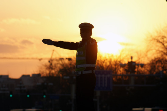 太阳起得早的队伍--记东城交通支队帅府园大队