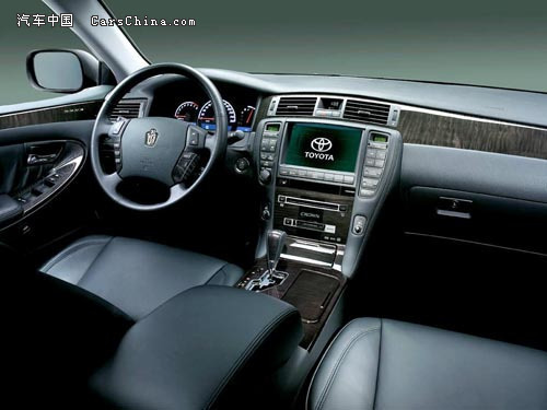 六月新行情 2011款丰田皇冠2.5优惠