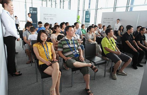 梅赛德斯-奔驰车主讲堂走进南京中升之星