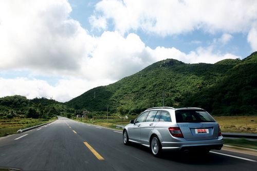 型者无疆感受不凡 试驾奔驰c级旅行车版