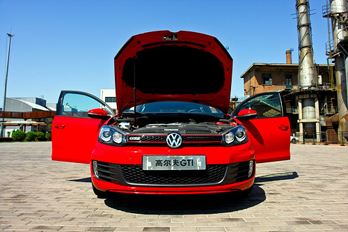 【全文】:我家有个小钢炮 试驾一汽大众高尔夫