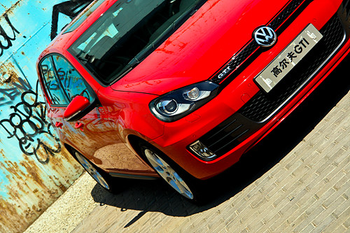 【全文】:我家有个小钢炮 试驾一汽大众高尔夫