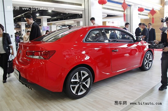 车展亮相起亚轿跑版福瑞迪定名速迈